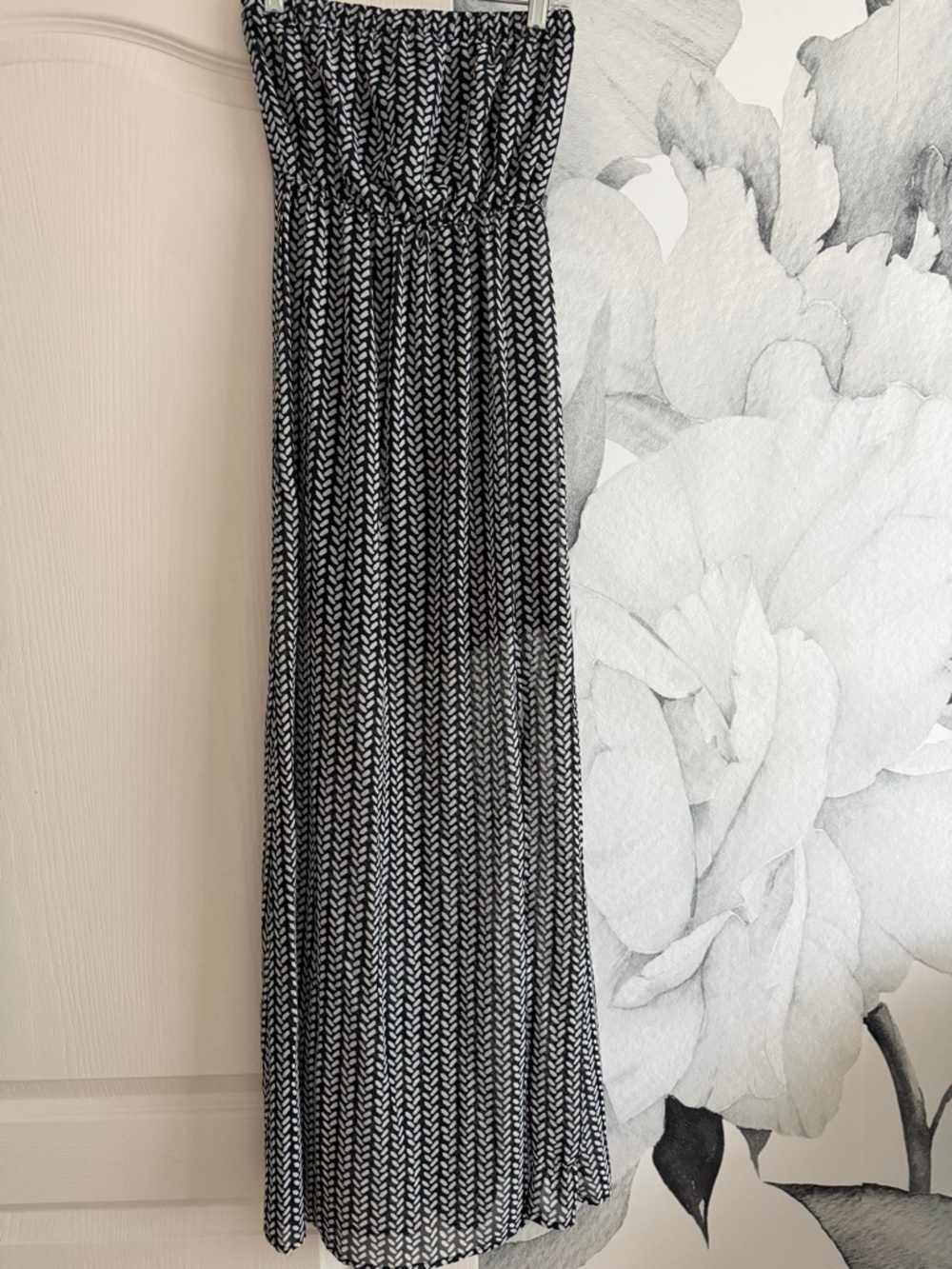 H&M | Black and White Patterned Maxi dress